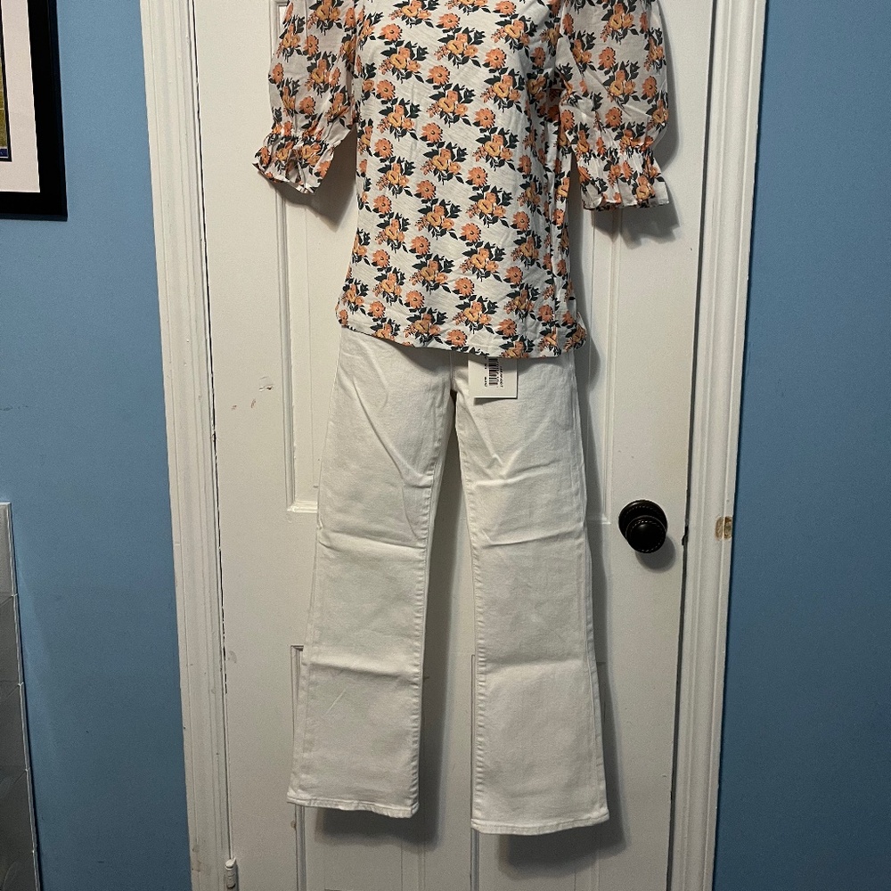 NWT Frame White Jeans - Crop Mini Boot
